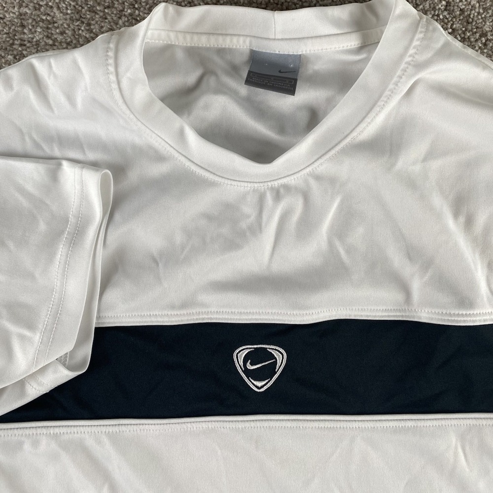 VTG Nike Gray Tag Heritage Tennis Mens L Shirt Big Unique Swoosh Performance